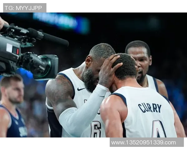 足球明星与詹姆斯的精彩对决视频引发热议球迷热情高涨